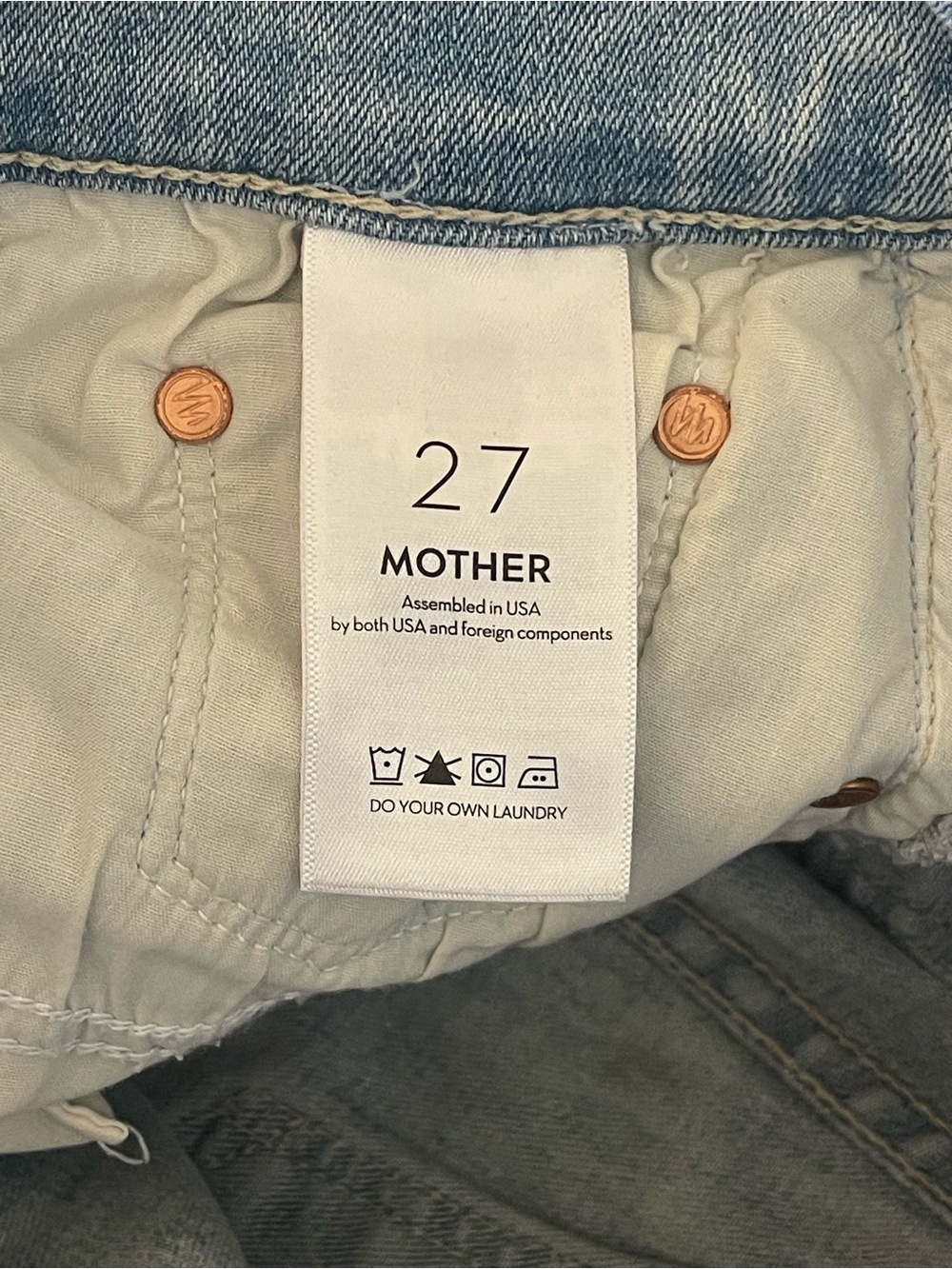 MOTHER The Weekender Fray Action Shot Jeans Women's 27 Light Wash Distressed USA - Picture 12 of 16